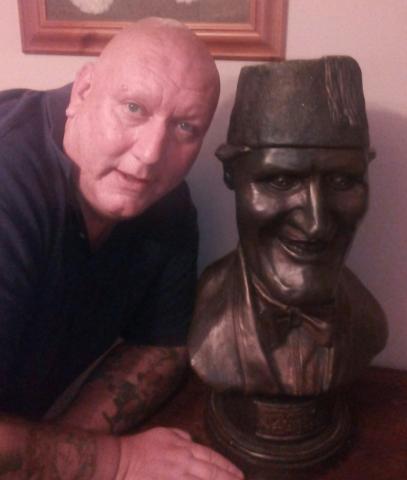 Comedian Simon Keen with a one off bust of Tommy Cooper